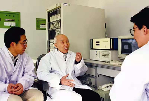 与党同龄!为导弹装“眼睛”的陈敬熊院士迎来百岁生日 与党同龄!为导弹装“眼睛”的陈敬熊院士迎来百岁生日